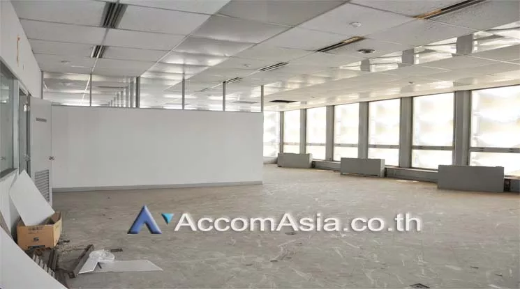 7  Office Space For Rent in Silom ,Bangkok MRT Lumphini at Sri Fueng Fung Building AA11165